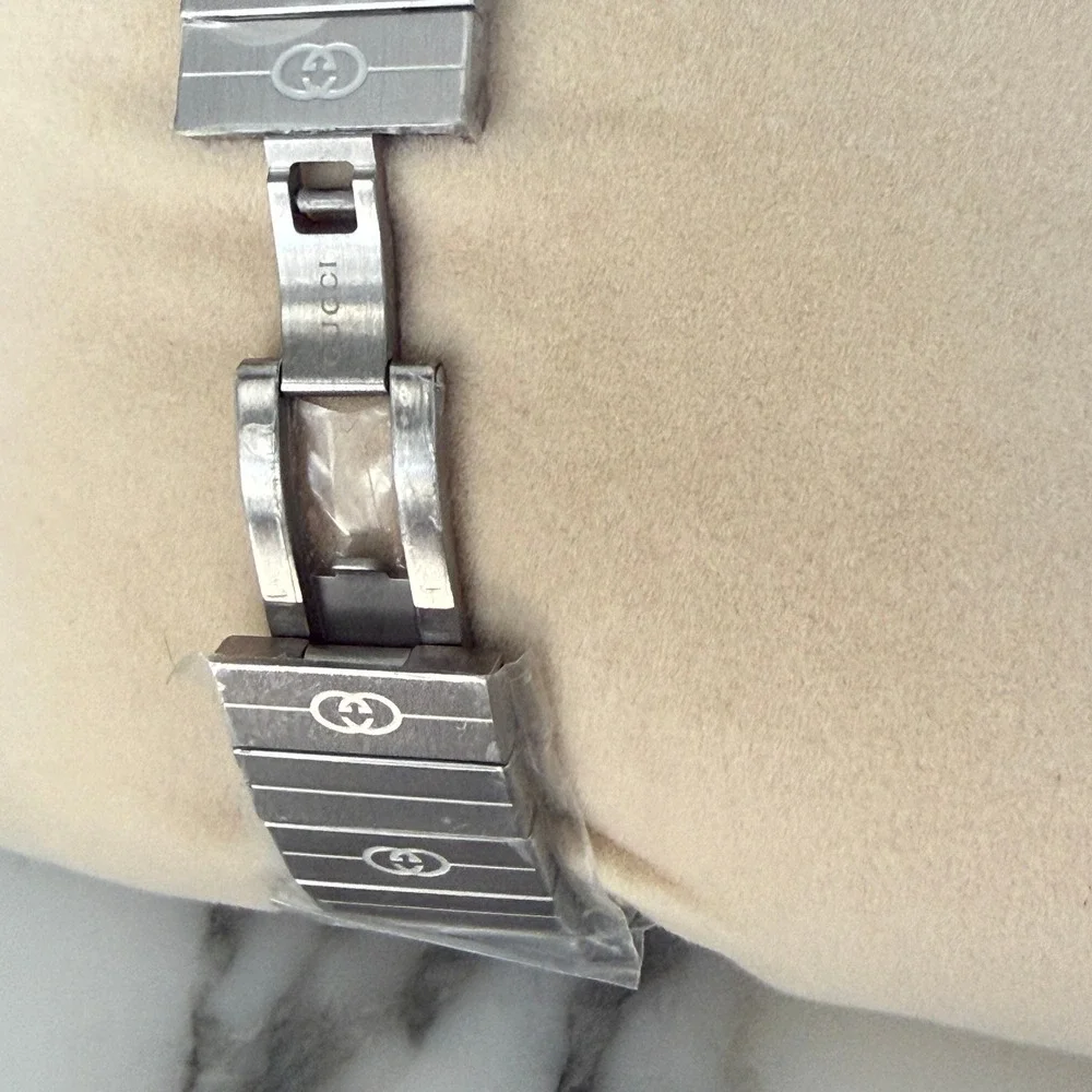 Gucci Grip Watch YA157401 Stainless Steel Silver Logo Engraved Swiss Made 38mm
